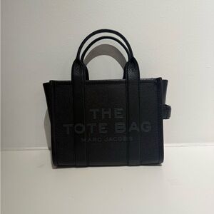 NWT Marc Jacobs The Tote Bag leather small black